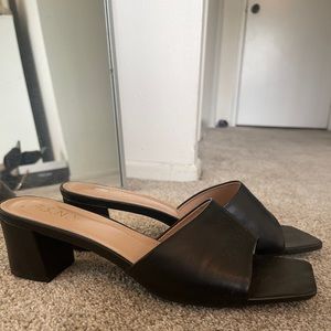 Black heeled Mule